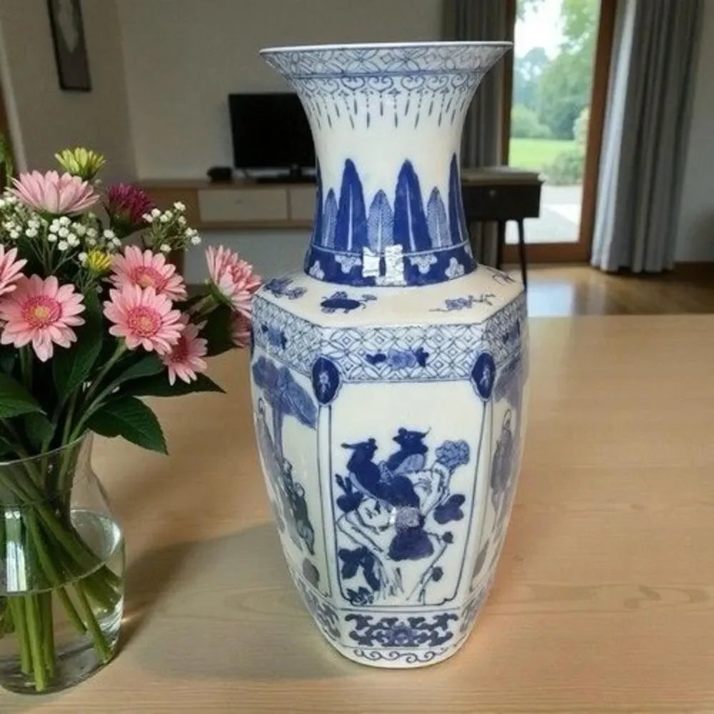 VTG GAO Ancienne Porcelain Hand‎ Painted Chinese Hexagon Panelled Vase 18